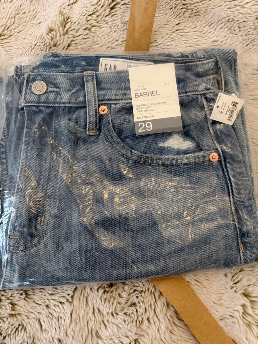NWT 29/8P GAP Light Blue Barrel Jeans with Distressed Accents